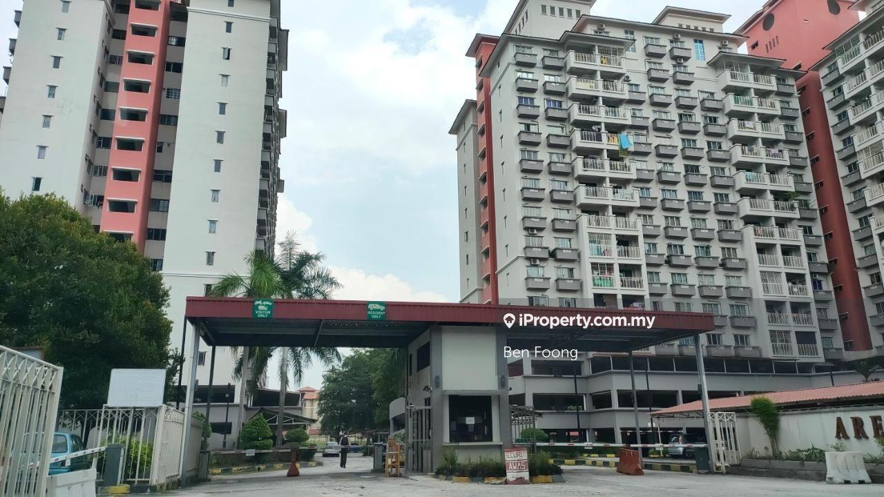 Well maintained moved-in condition 