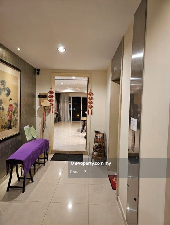 Low Floor Well Maintained Owner Occupied unit