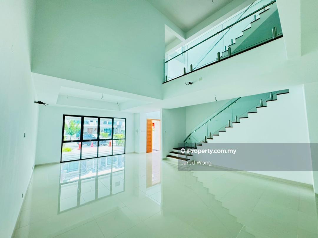 Terrace house for Sale