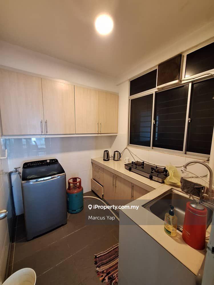 1006 sf, 1 car park, sell below market value, many units on hand