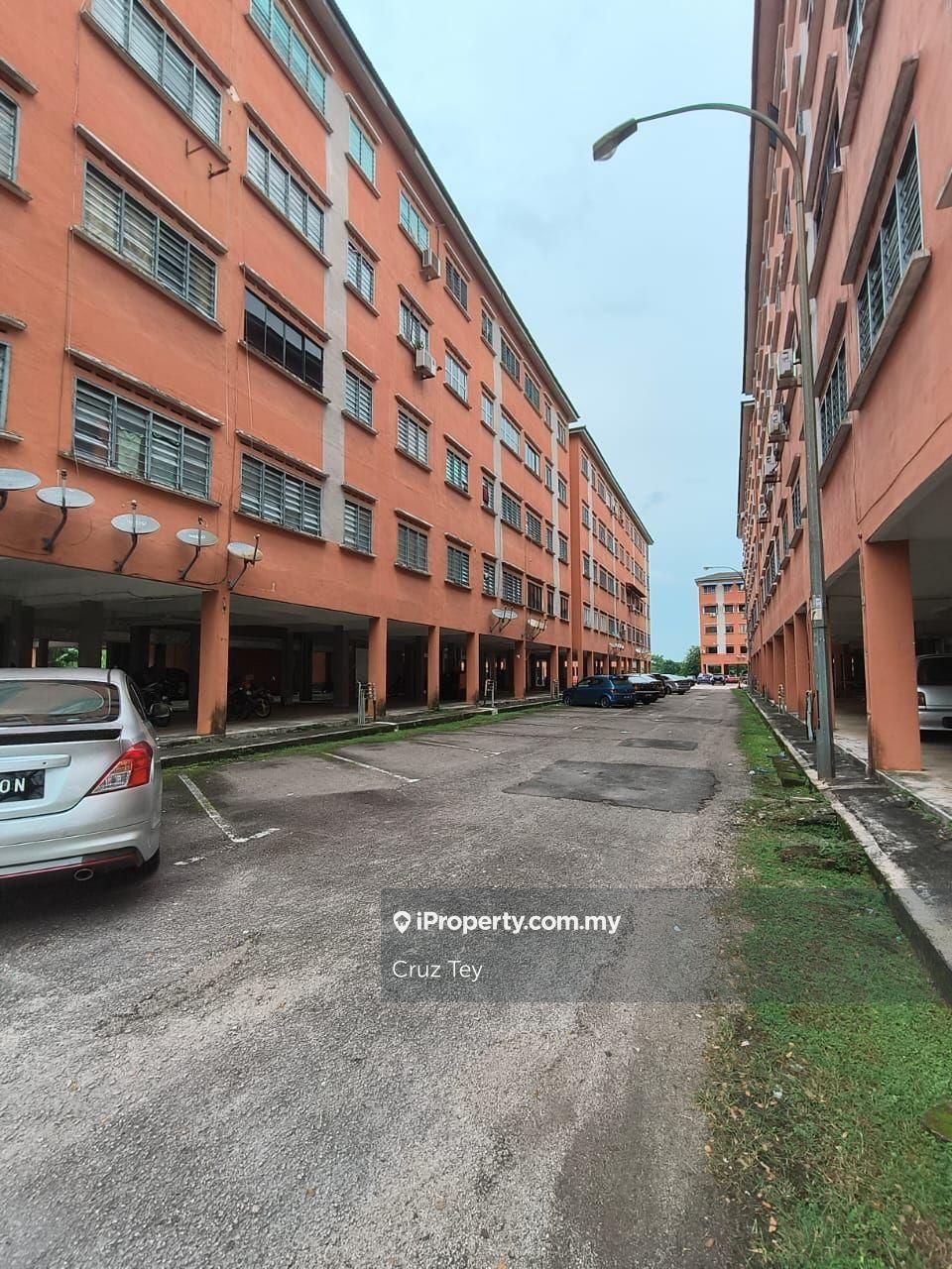 Worth To Buy flat unit for sales @ Tmn Pulai Utama