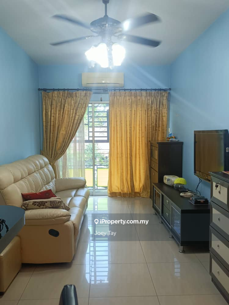 Jb town 2 bedroom apartment only 298k 