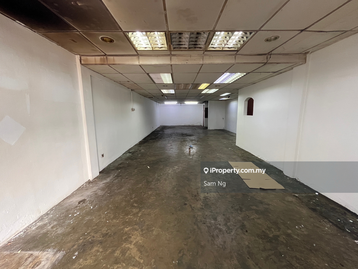 Mainland frontage, Ground & Mezzanine floor for rent