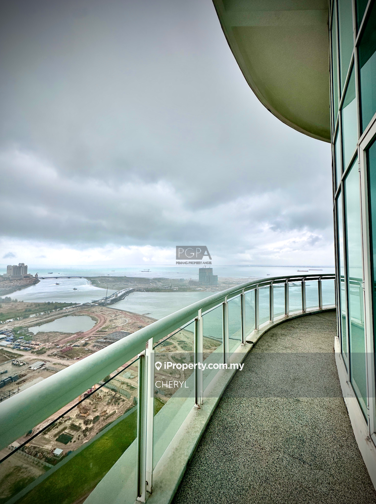 Exclusive Top-Floor Triplex Penthouse  (East Tower) Gurney Paragon.