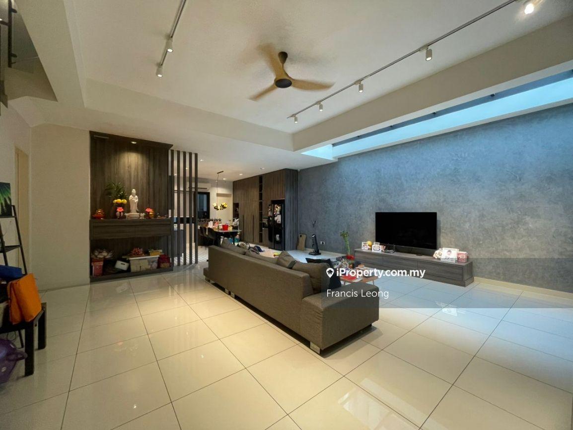 2 Storey, 27x73, Renovated. Sierra 6, 16 Sierra, Puchong South