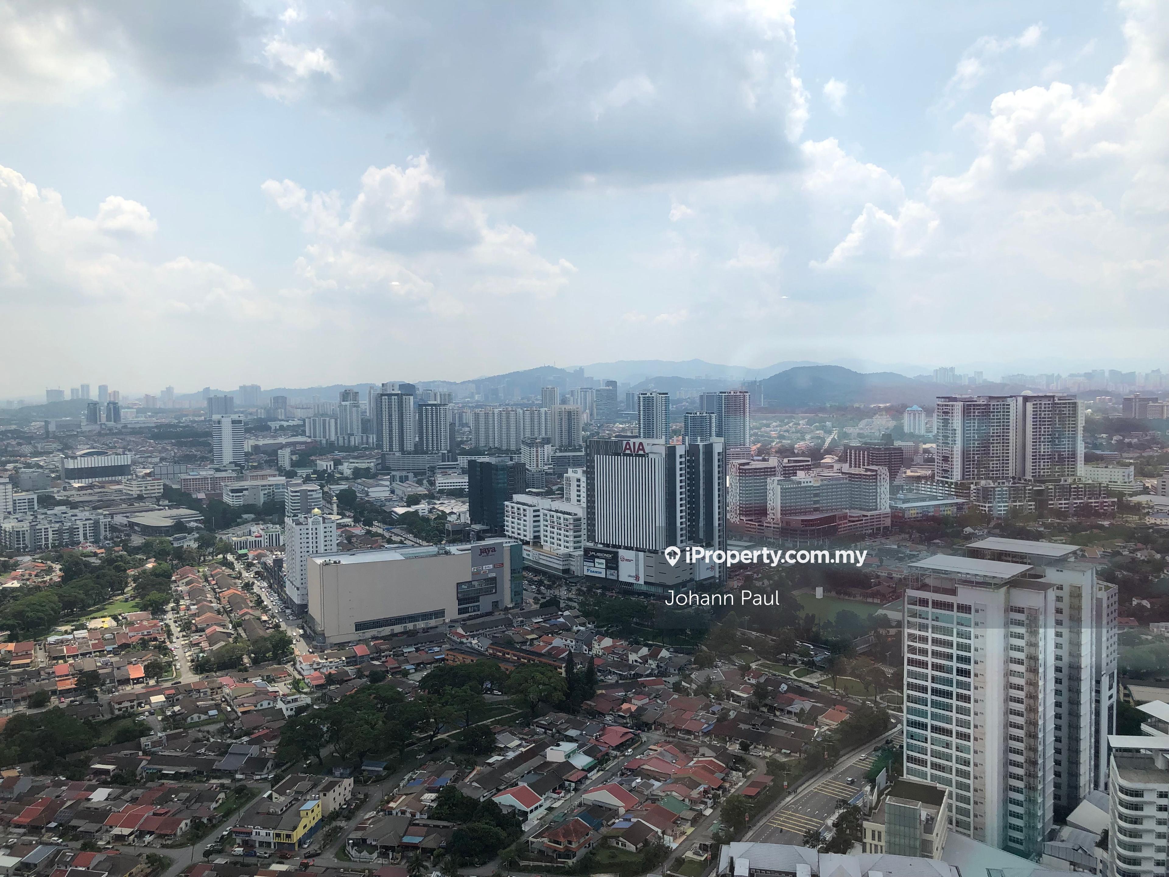 Very convenient SOHO in Pinnacle Petaling Jaya for Sale