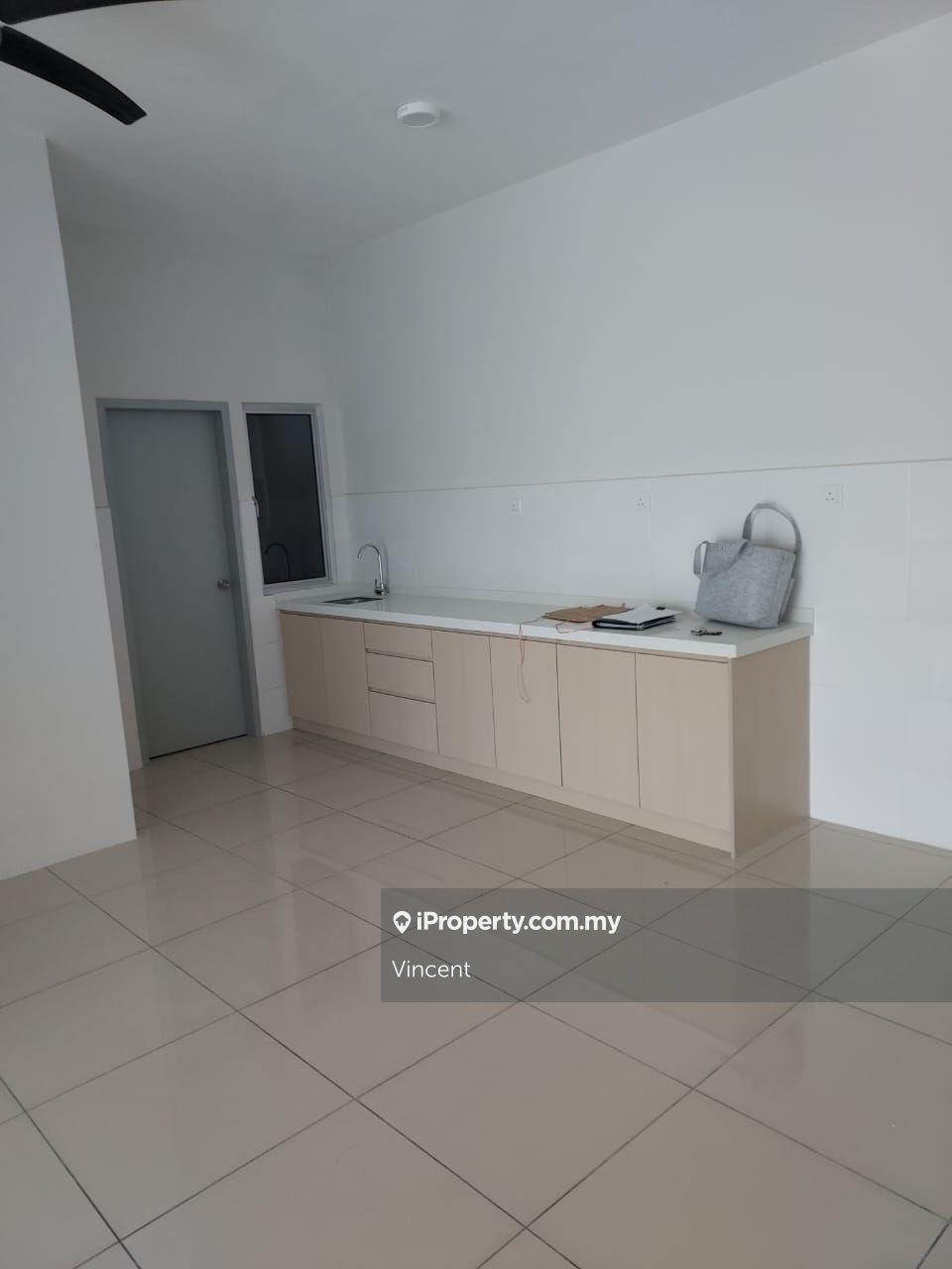Ready move in, near LRT