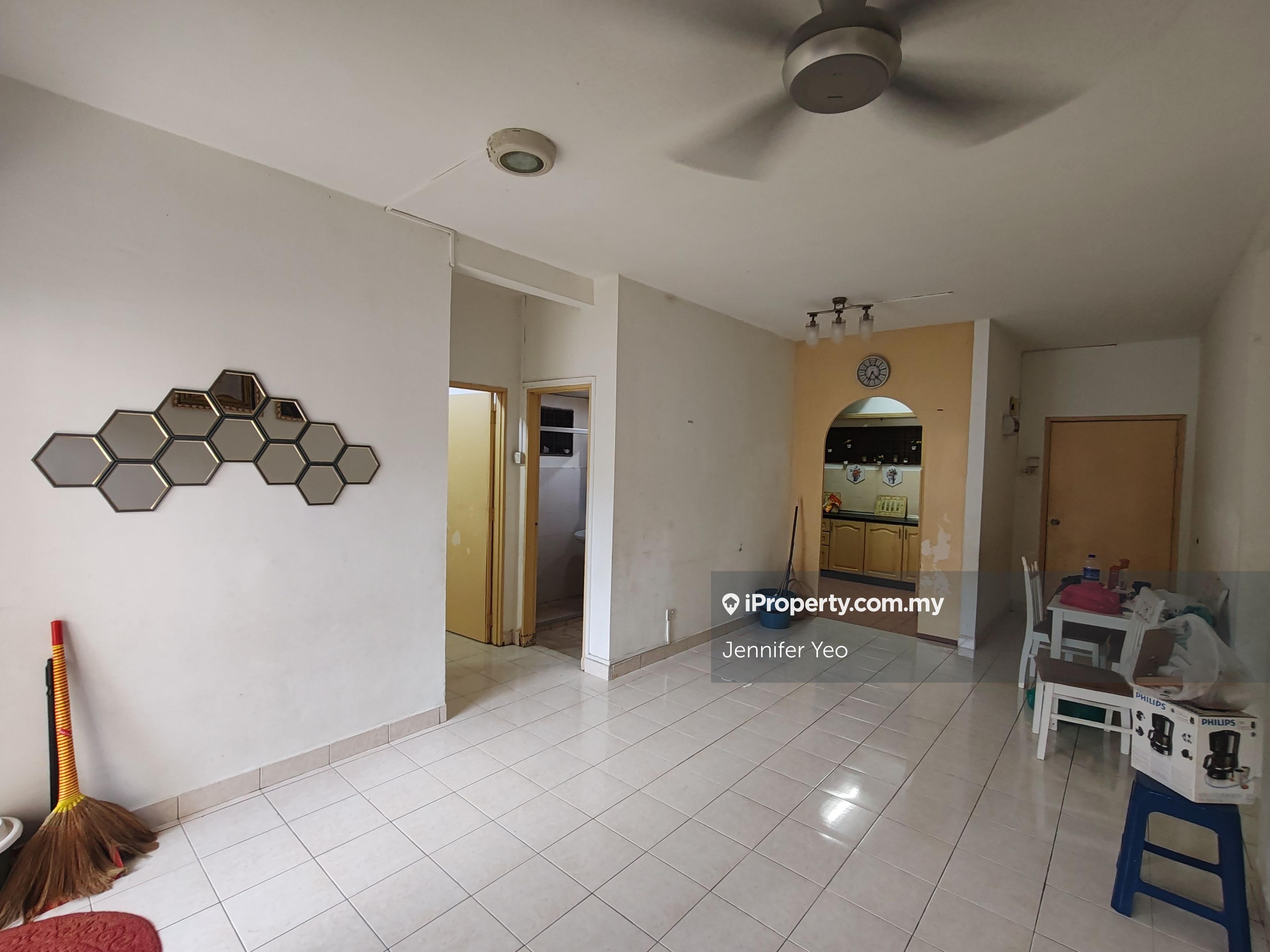 Palm Spring Condo @ Kota Damansara for rent.