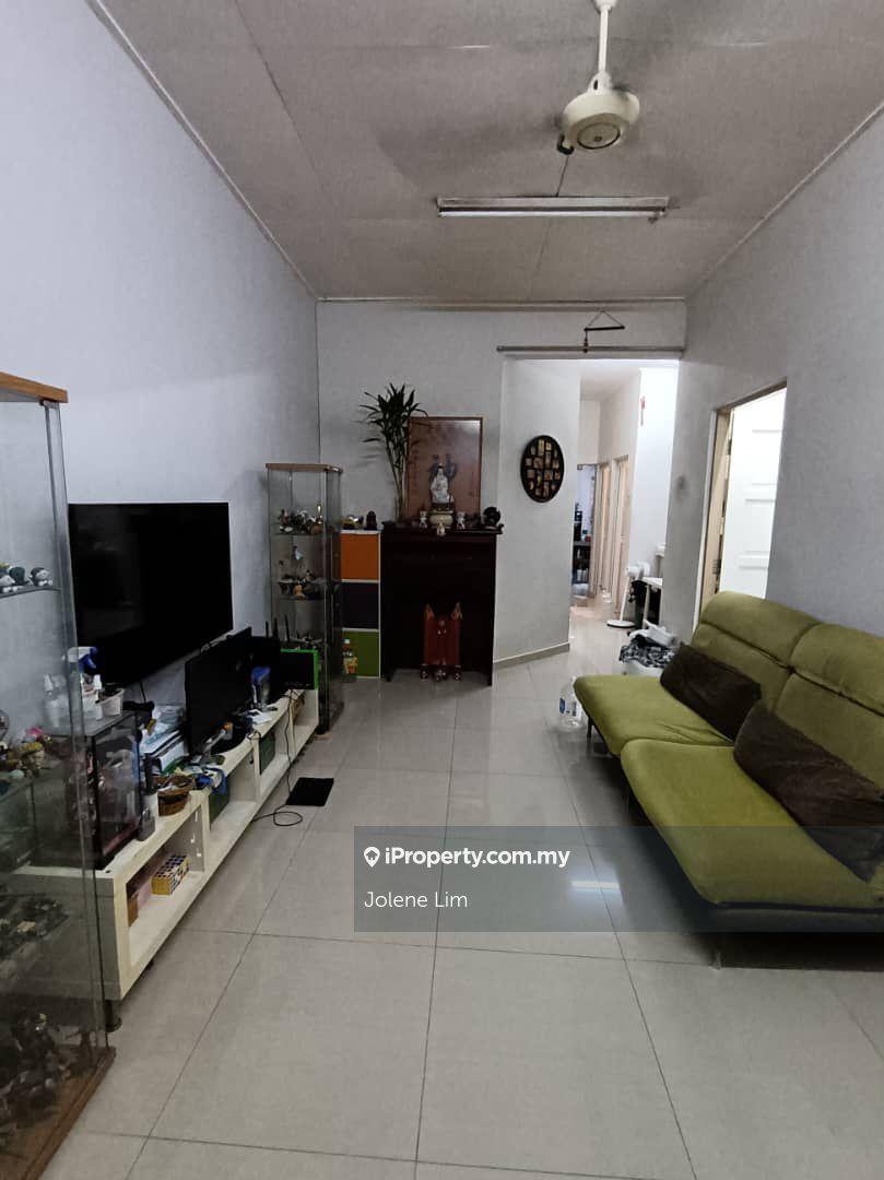 Kitchen extended well maintained unit