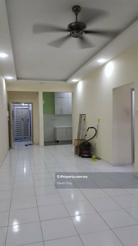 Jentayu high floor apartment for rent