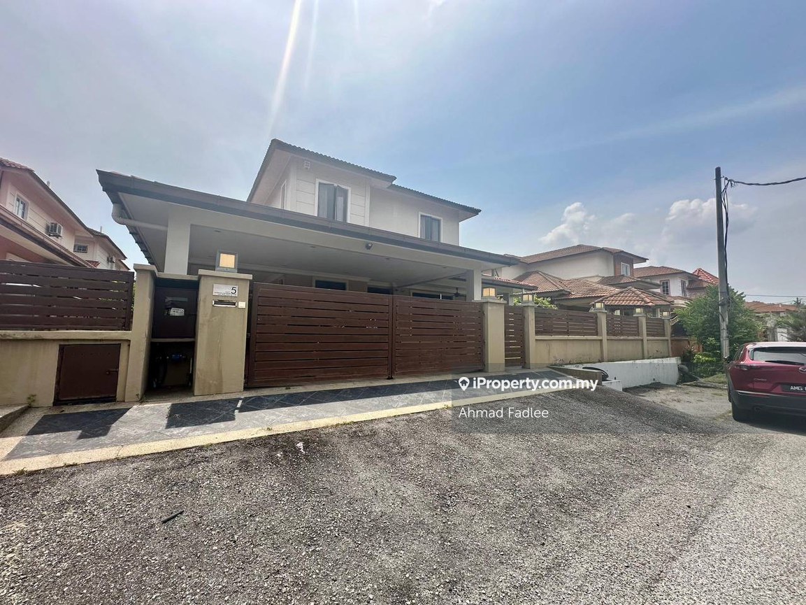 Renovated 2 Storey Bungalow Seksyen 6 Bandar Bukit Mahkota Bangi