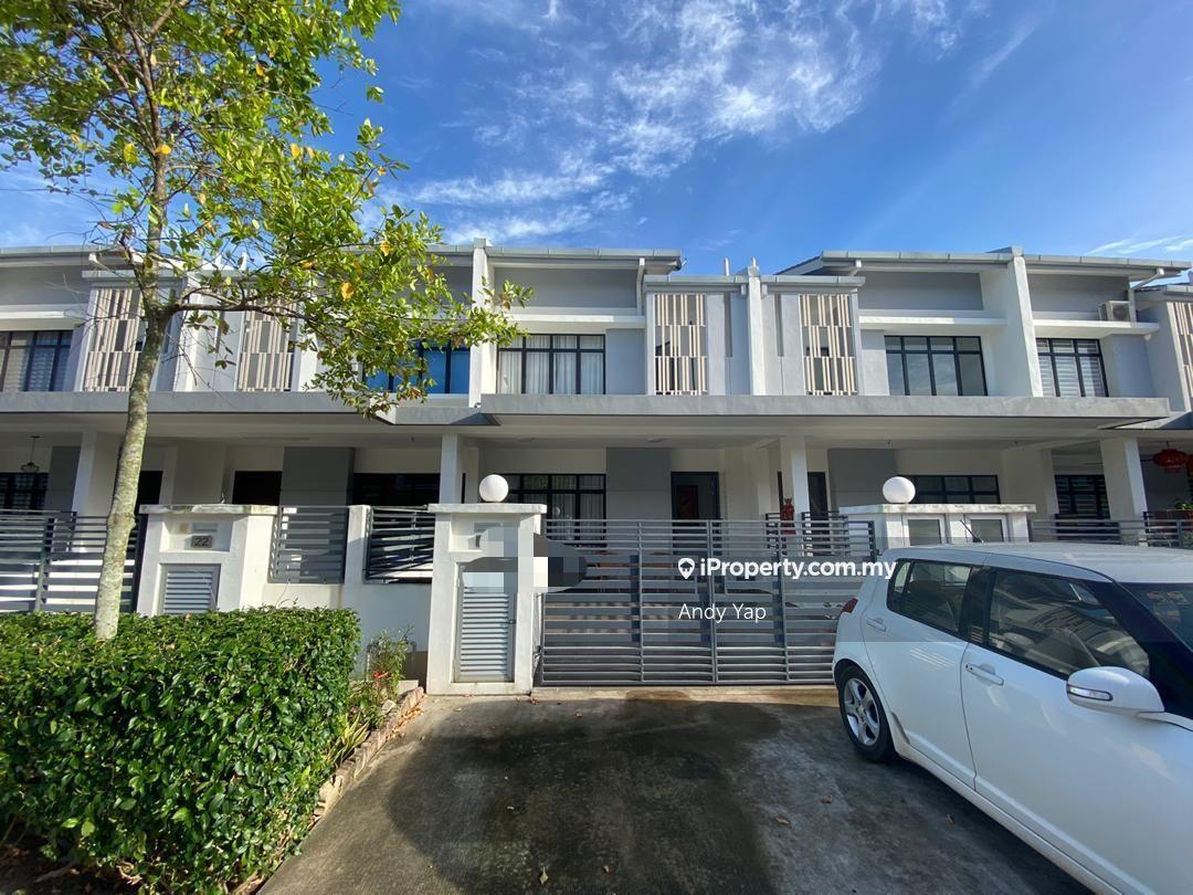 Terrace house for Sale
