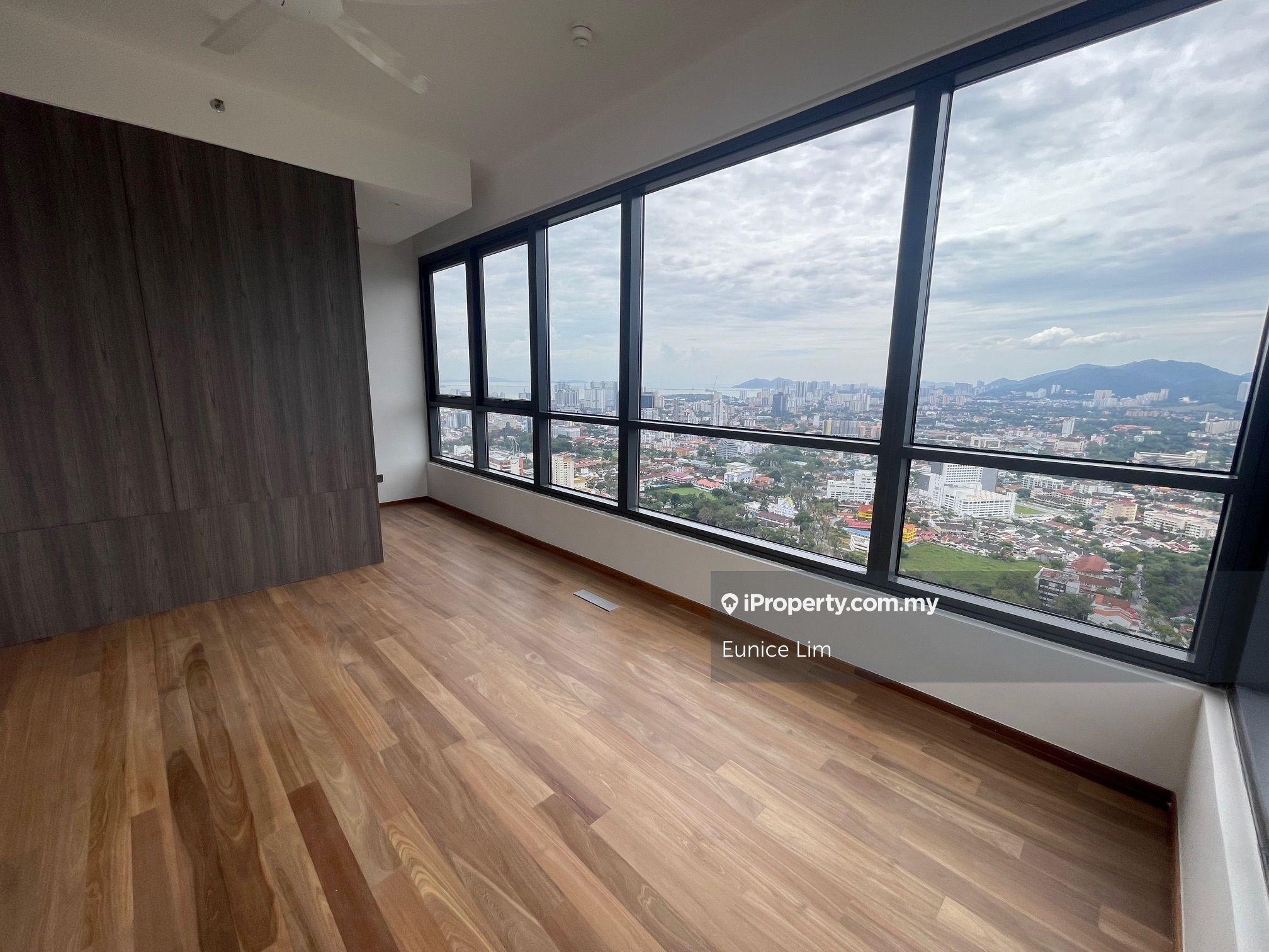 Corner unit // Semi furnished // Rare in market
