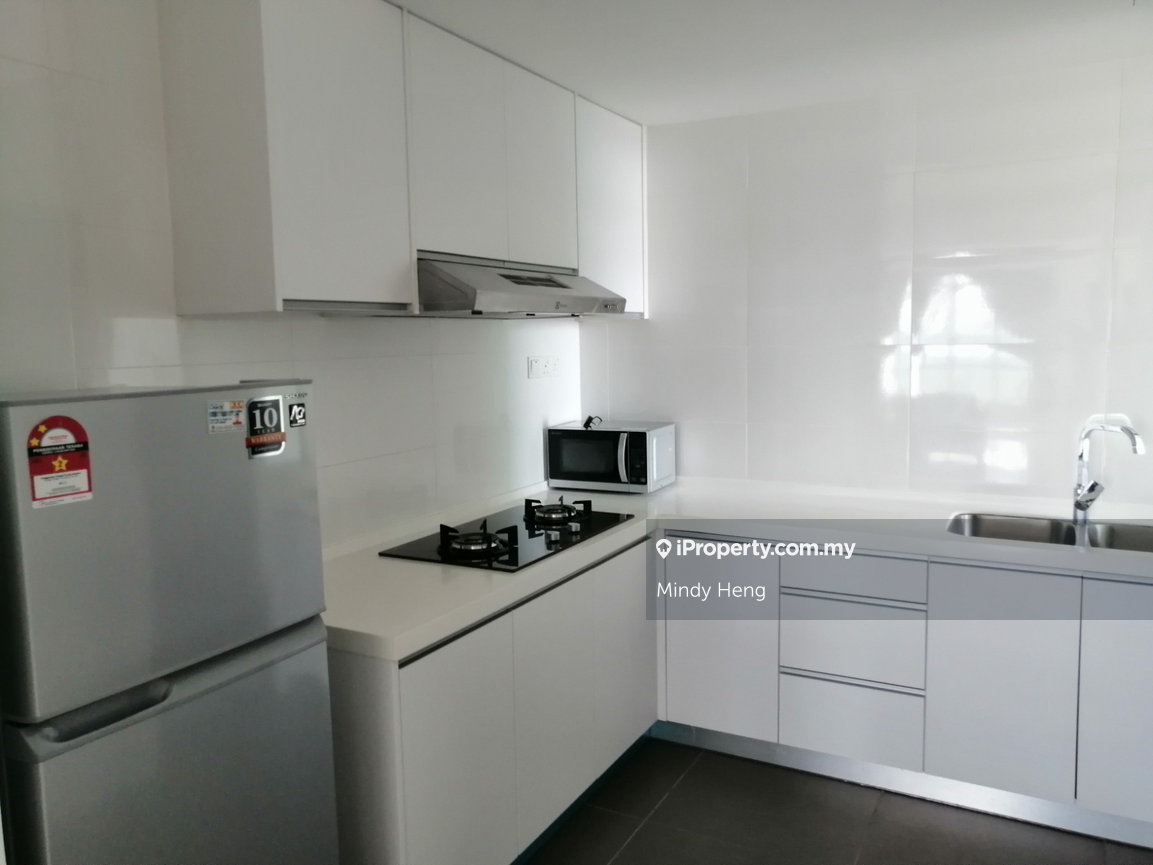 Molek pulai 2 bedrooms High floor unit for sale