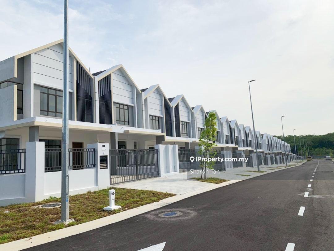 Seremban Town Bumi lot ready 2 storey house with guarded hilltop