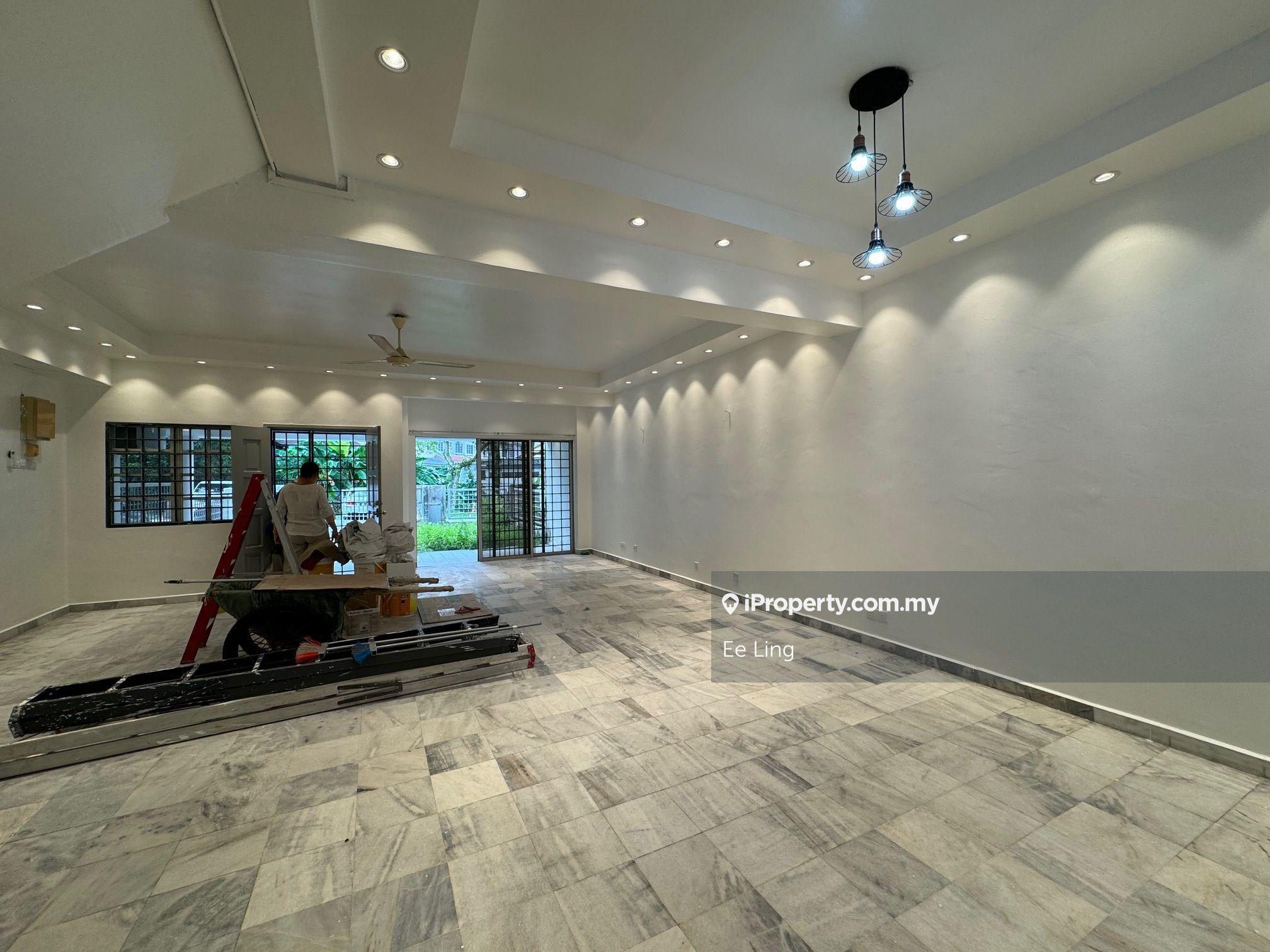 Puchong jaya jalan bayan,bayan hill,2.5 storey house for rent,5 rooms