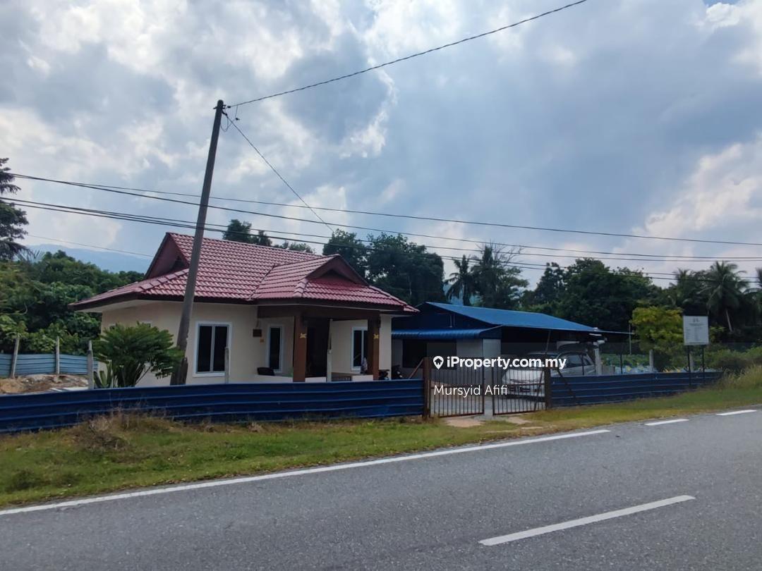 Rare Opportunity: House with Established Chili Plantation in Lenggong