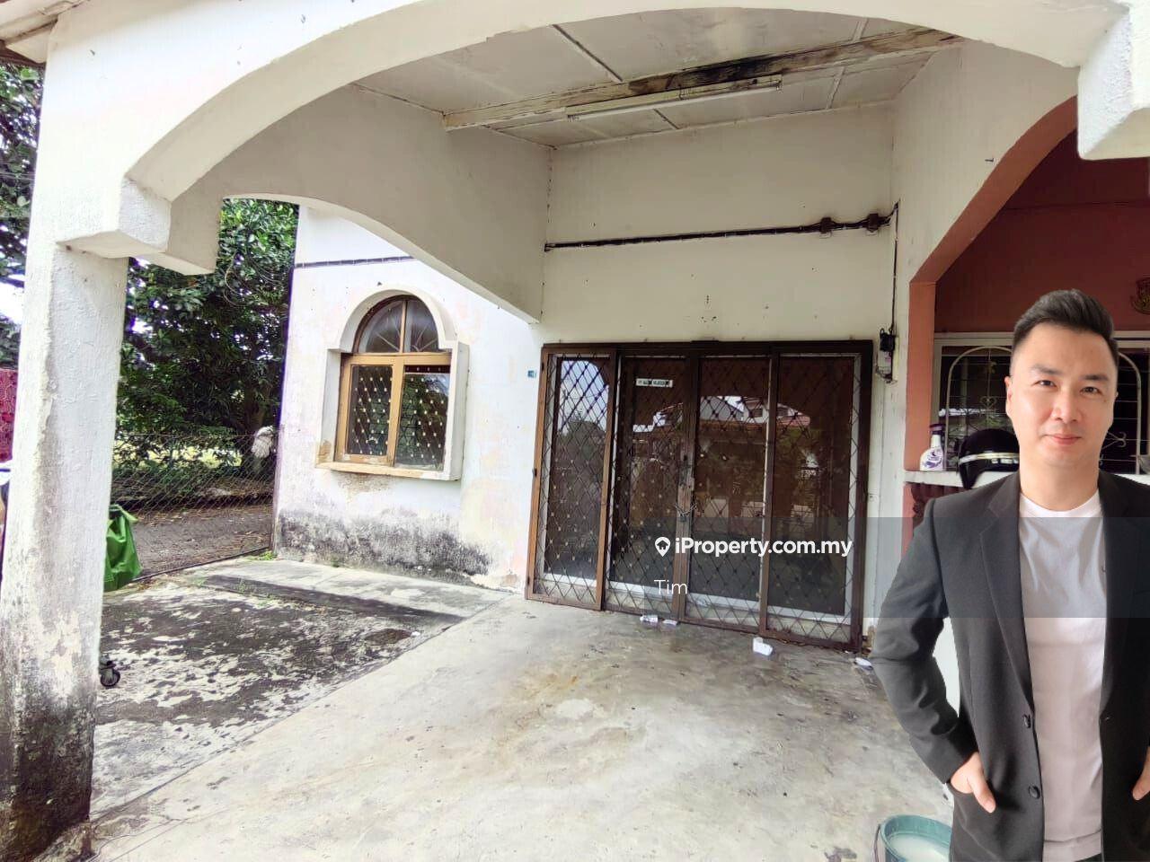 Full Loan Available. Freehold 1sty House in Good Location