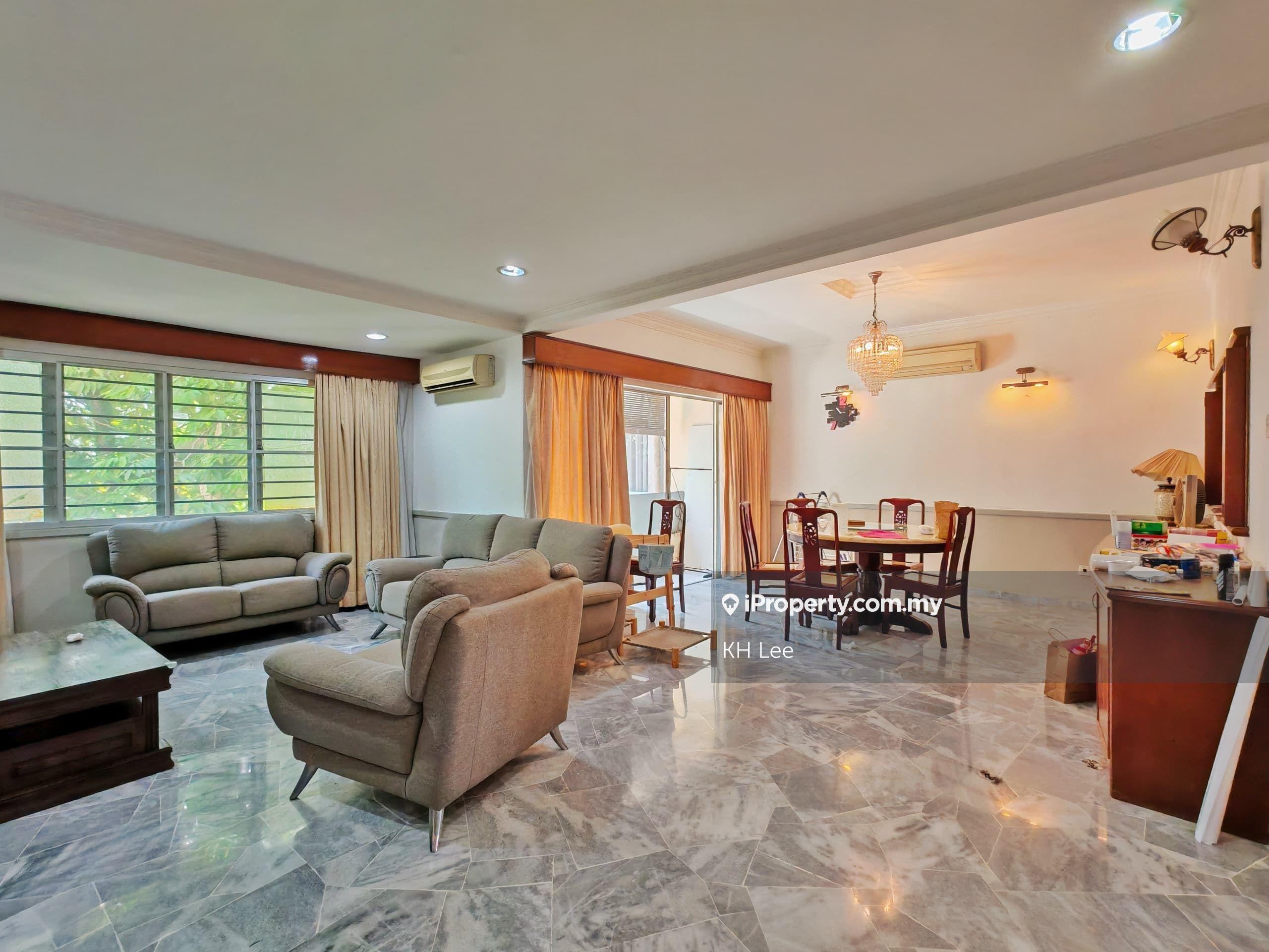 Villa flor ttdi renovated duplex unit