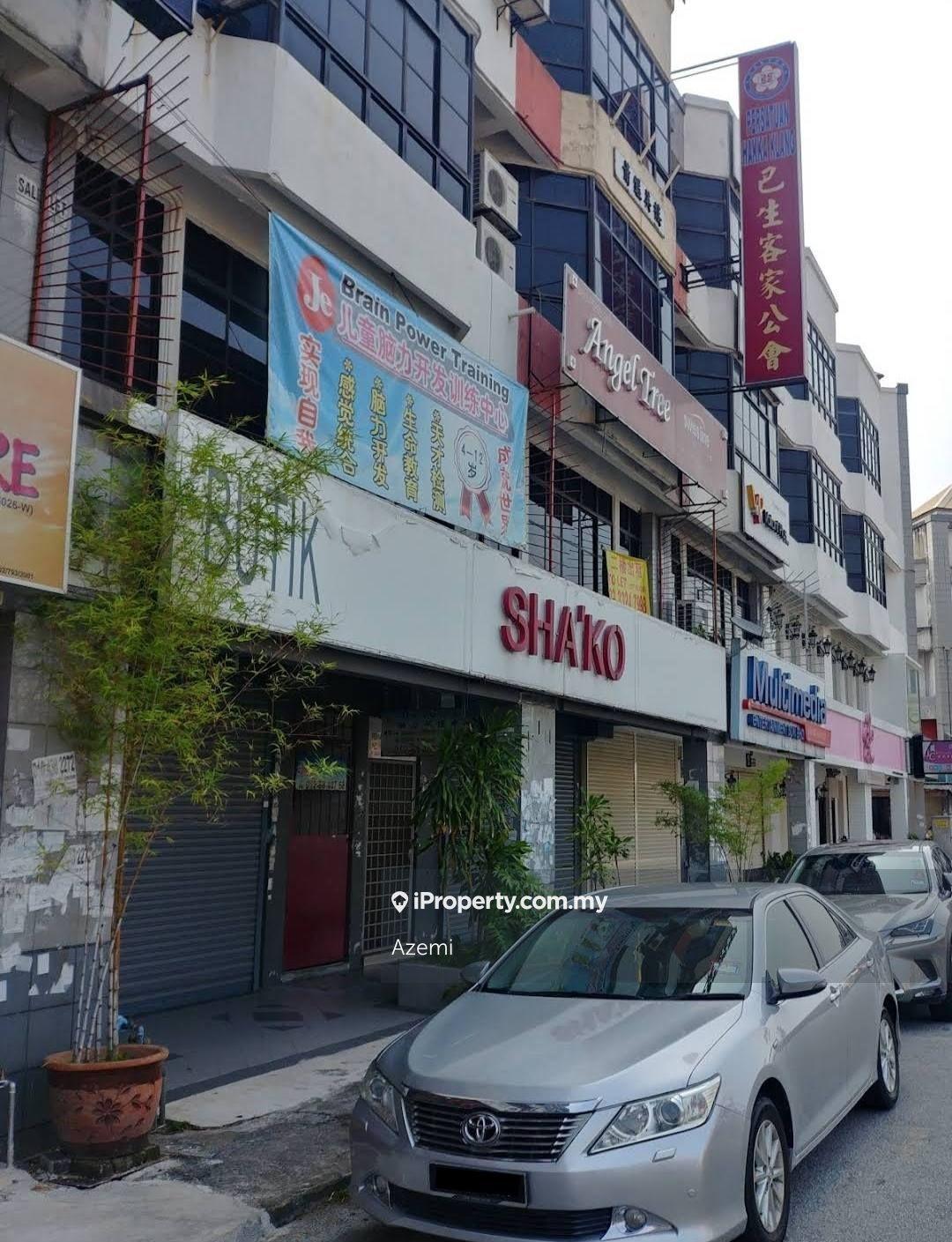 Frontage 4 Storey Shop Lot Bayu Perdana, Persiaran Pegaga Klang
