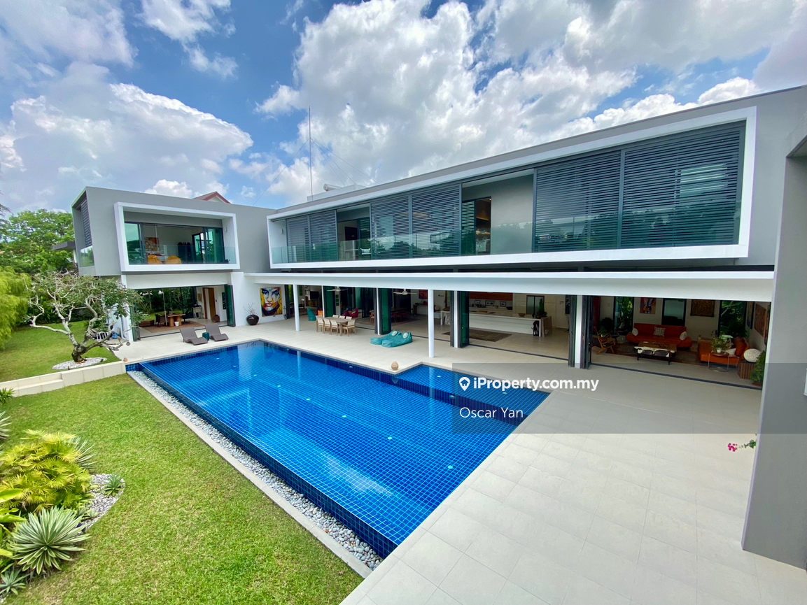 Double storey leisure farm bungalow