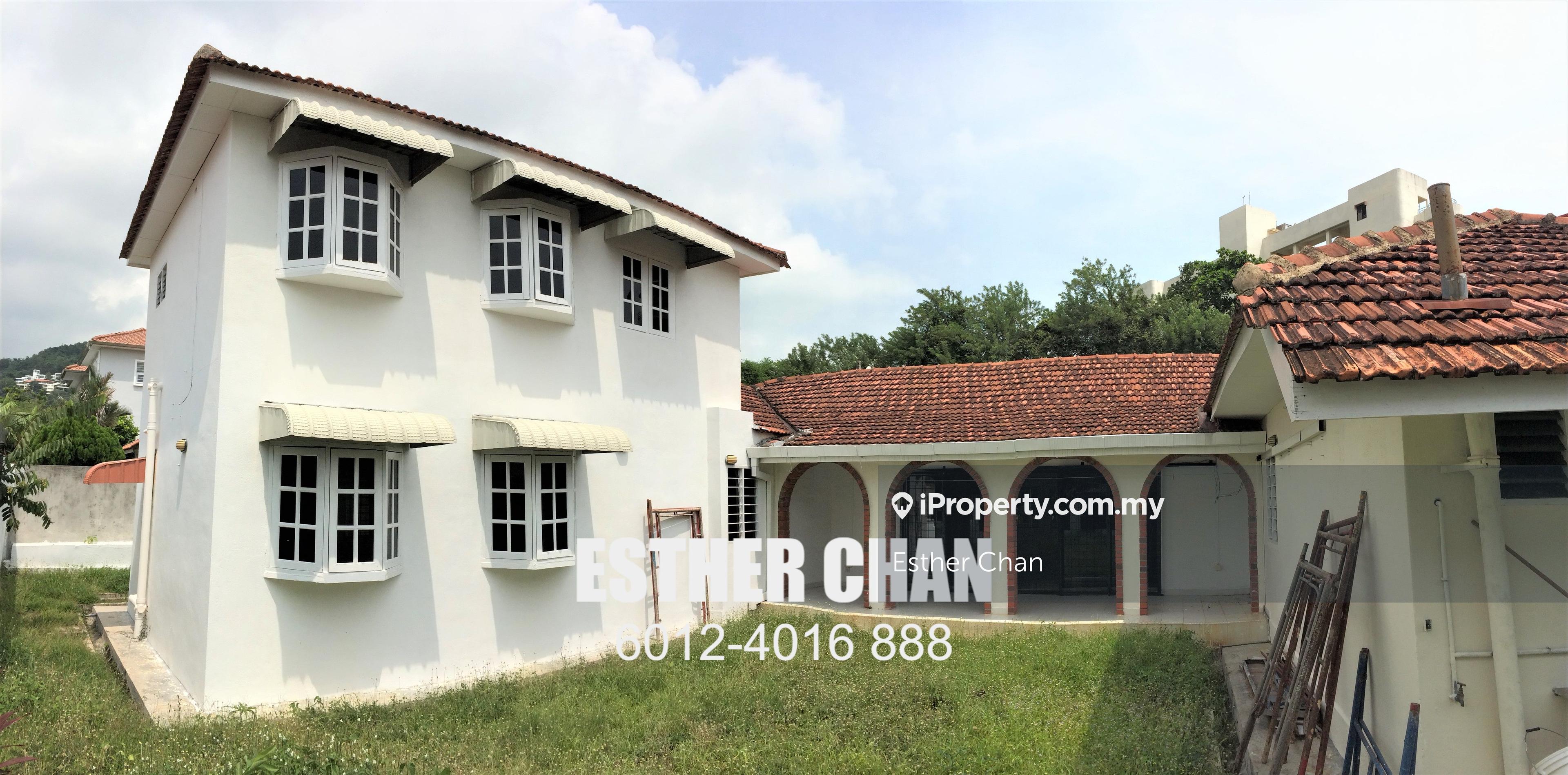 Single Storey Bungalow with Land area  8,105sf & Big compound