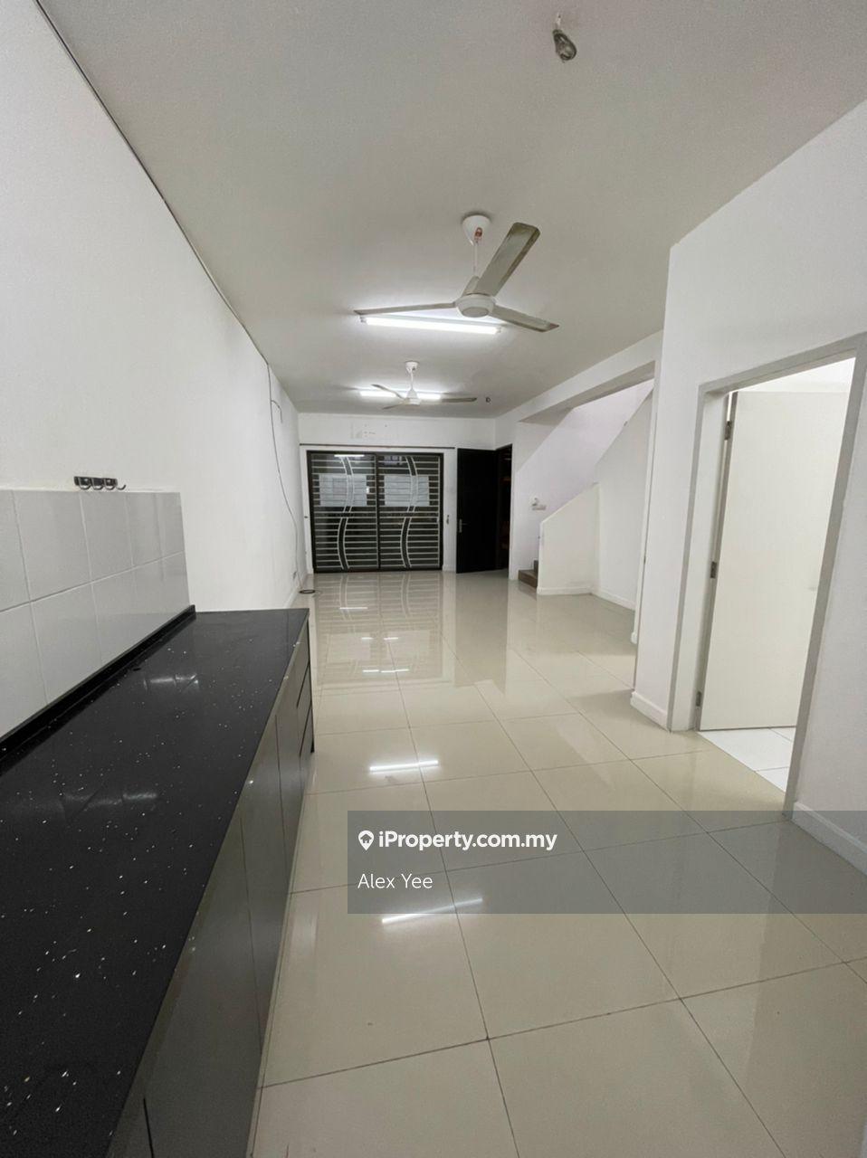 Rdy move in, renovated, good condition, newly painted, aircond 2 unit