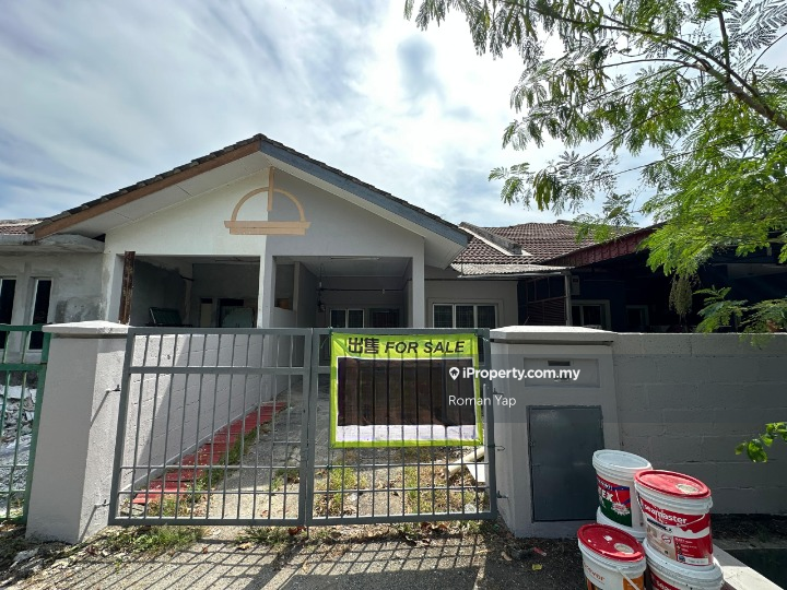 Good condition single storey Facing Empty