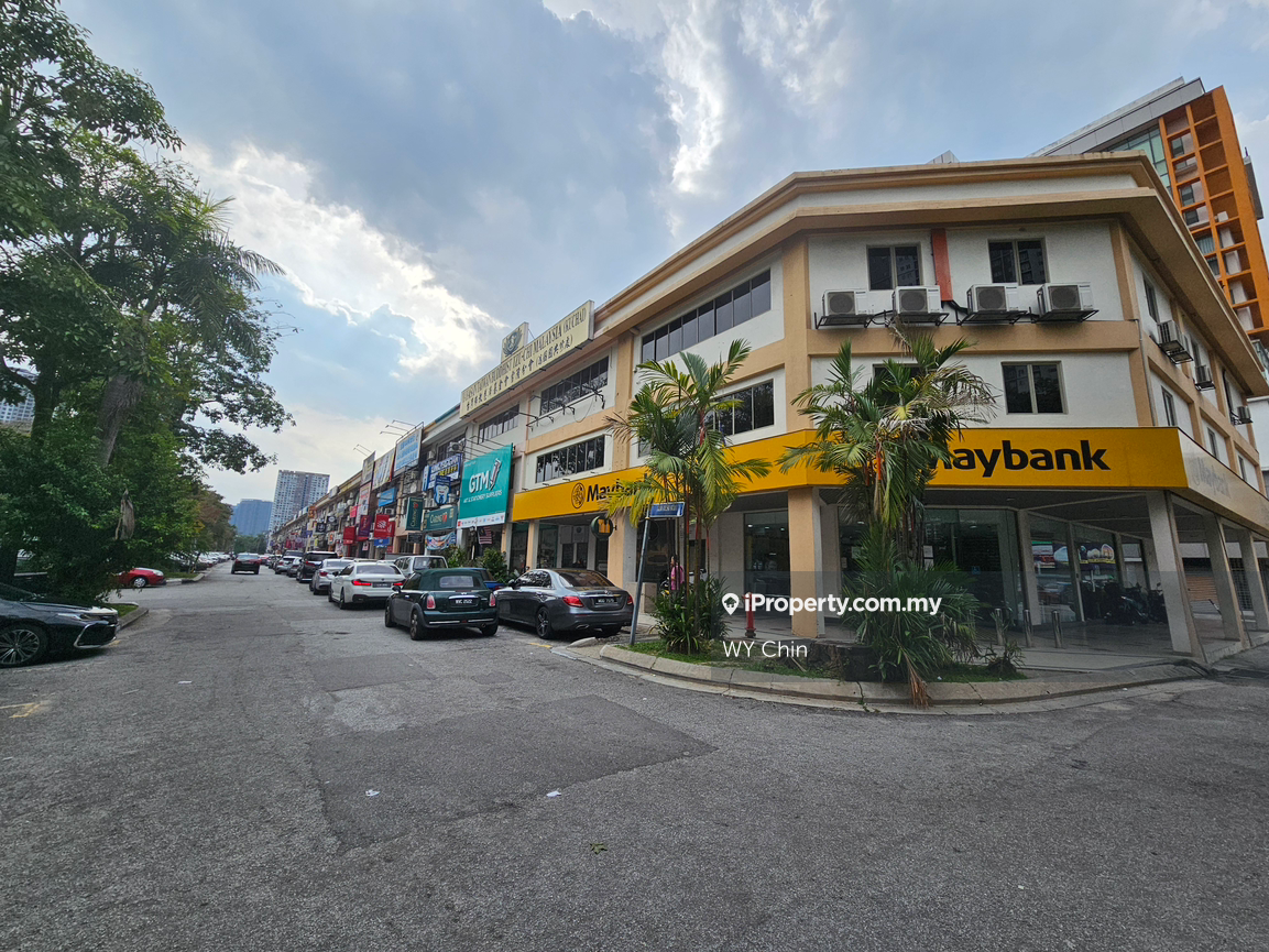 3 Storey Spacious Corner Shop For Sale