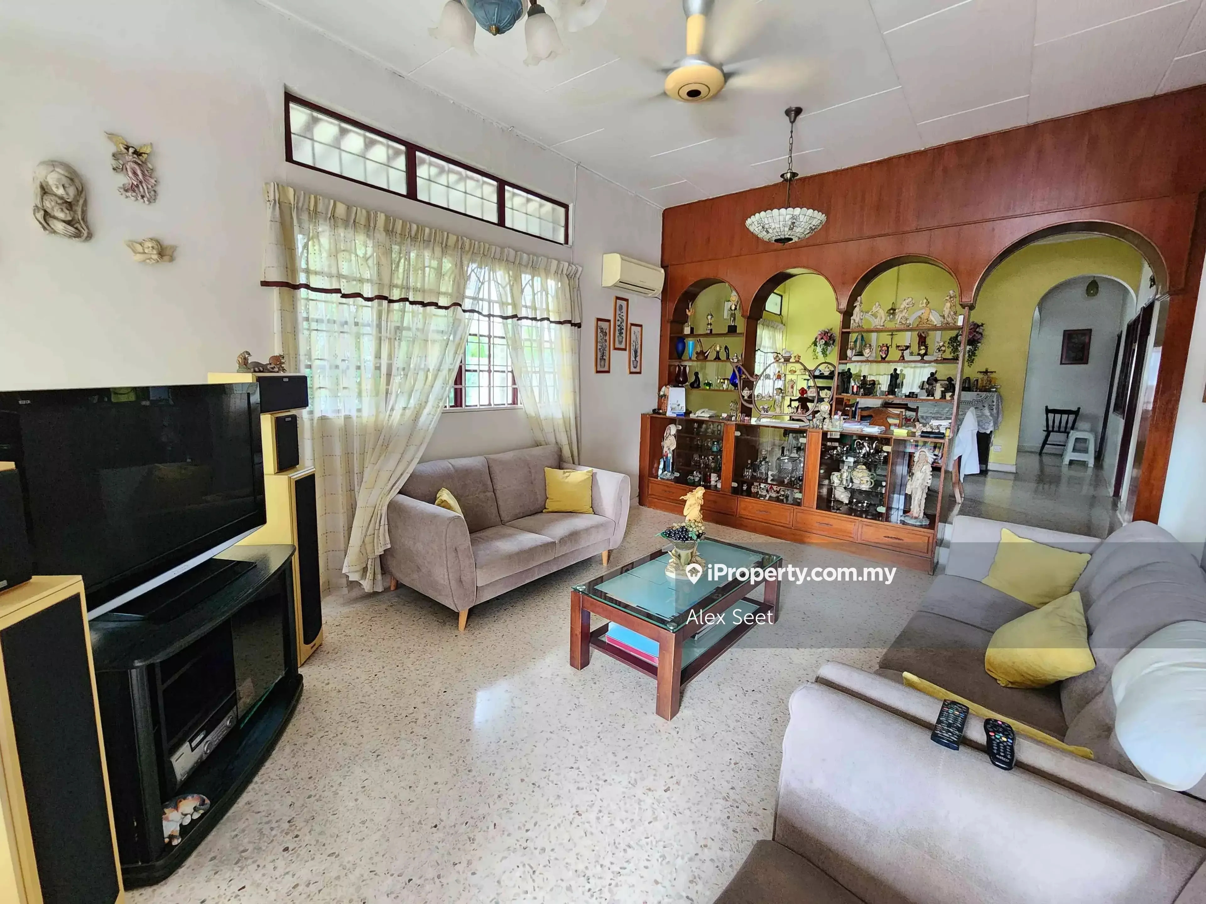 Many Parking / End Lot, 1-Storey, Taman Bukit Maluri Sale