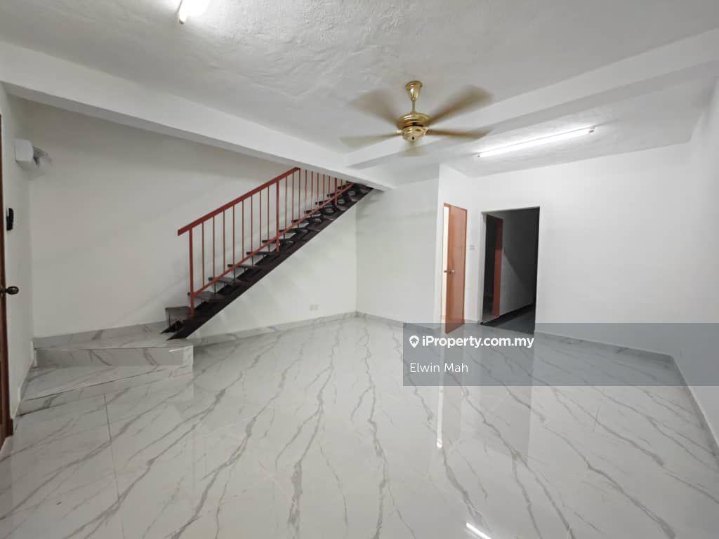Low Cost Unit & Fully Renovated 2 Storey Terrace Move In Condition