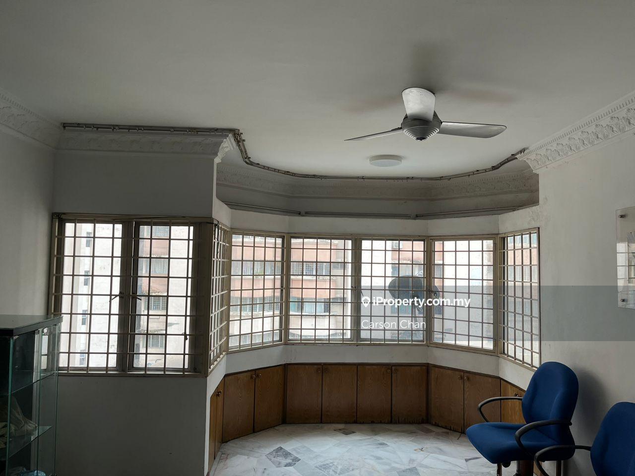 De Tropicana Condominium For Sale