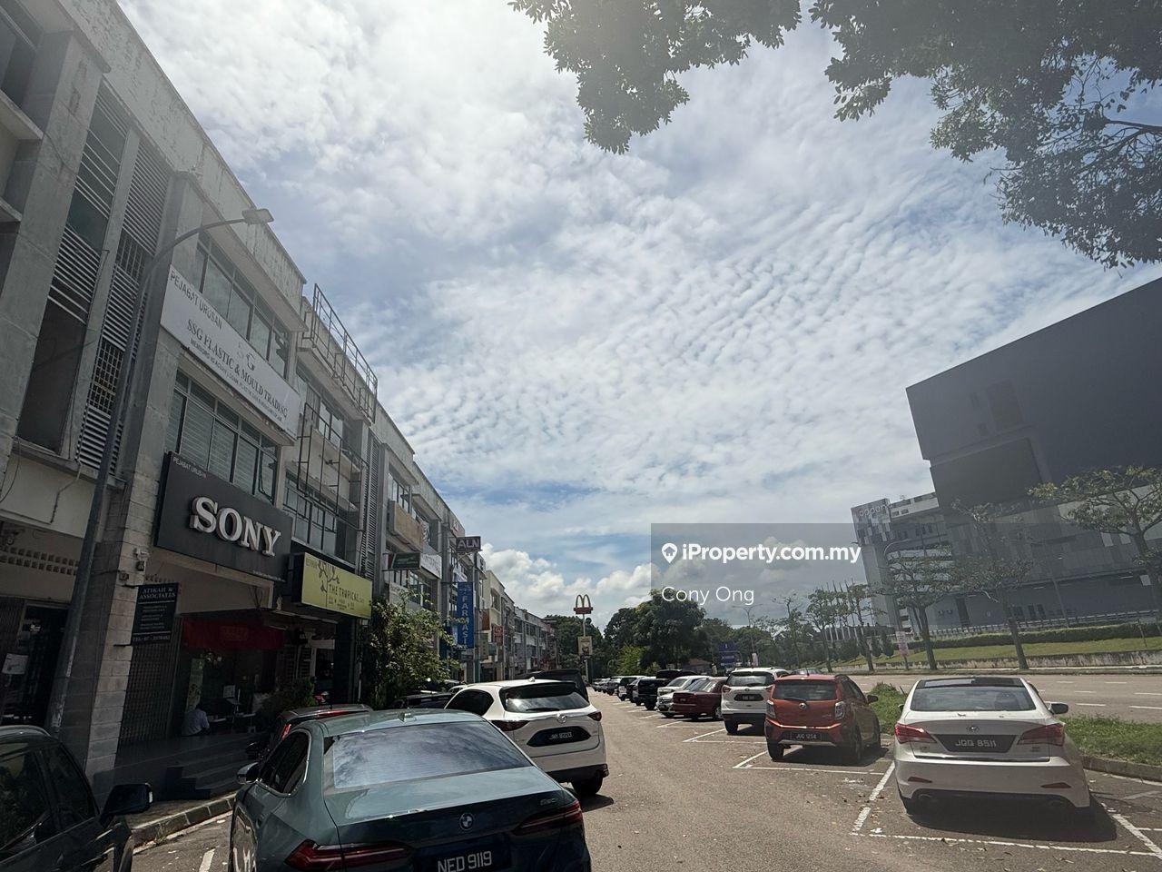 Desa tebrau,3 storey shoplot,facing main road,unblock view,facing ikea