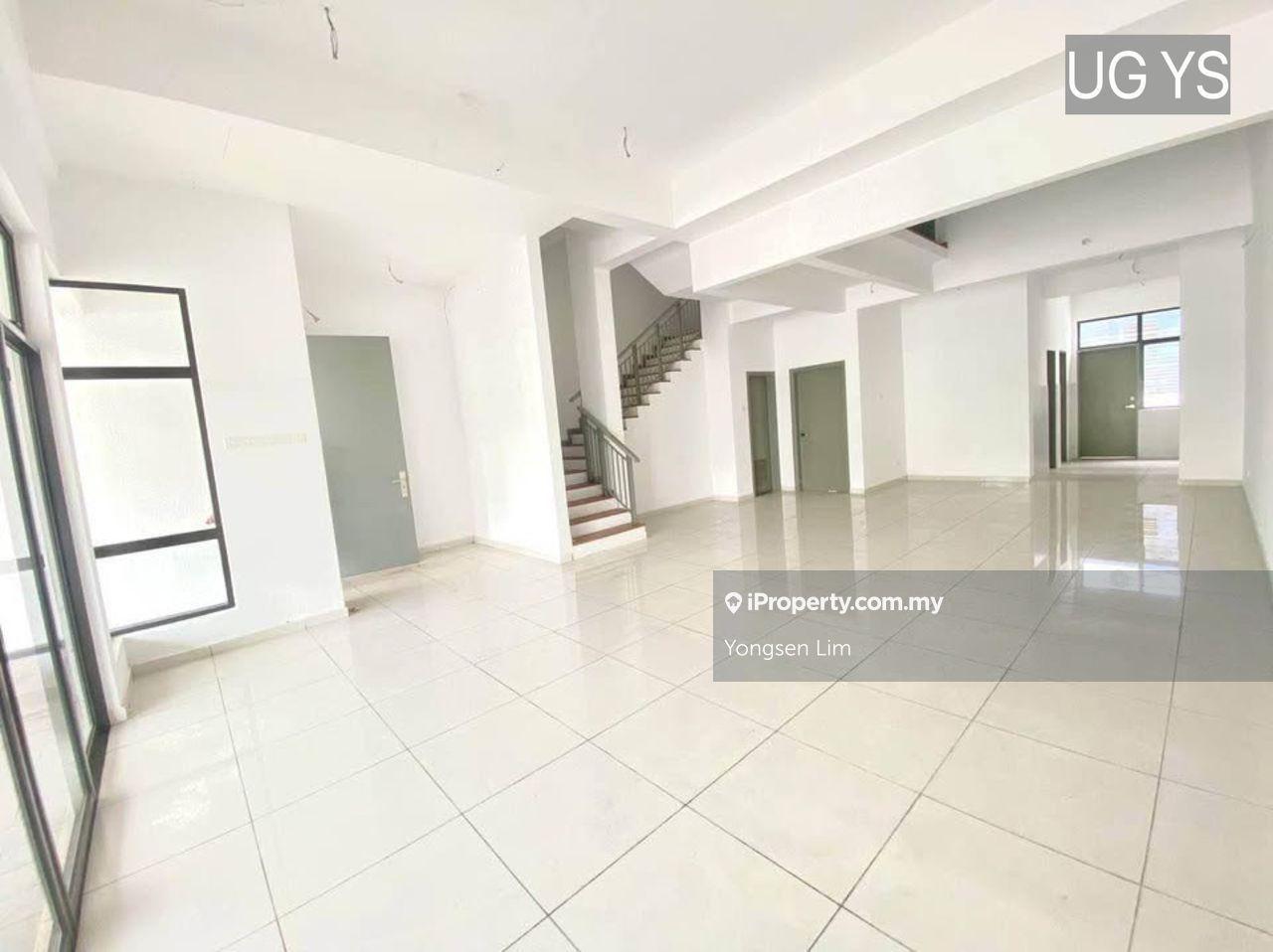 24x75 2.5sty Superlink Alam Impian Emerald with Airconds for rent