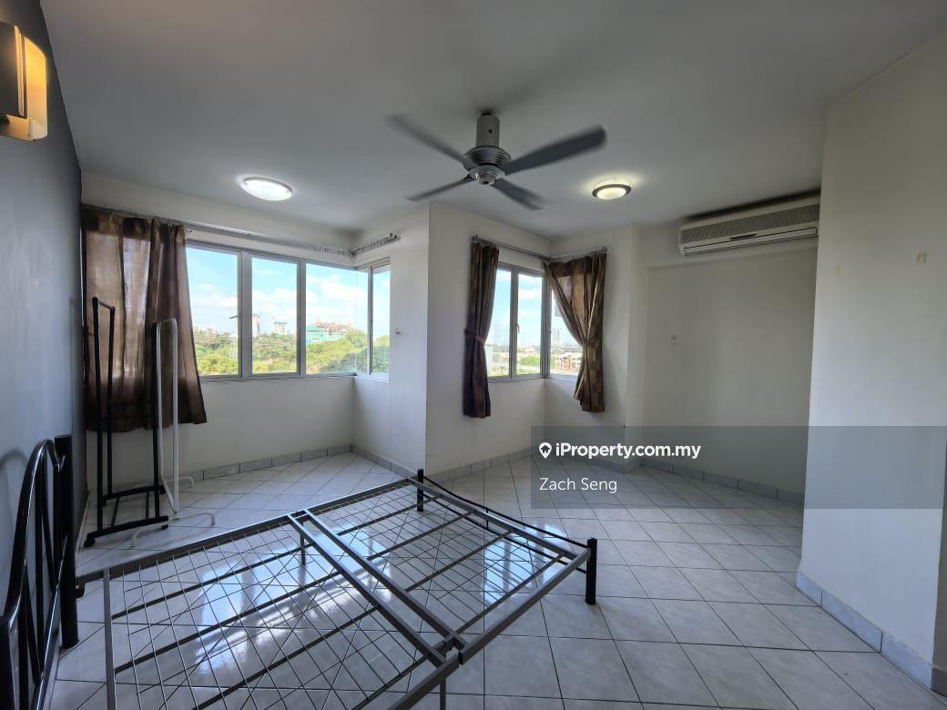 Studio unit for Rent location with mature community and convenient.