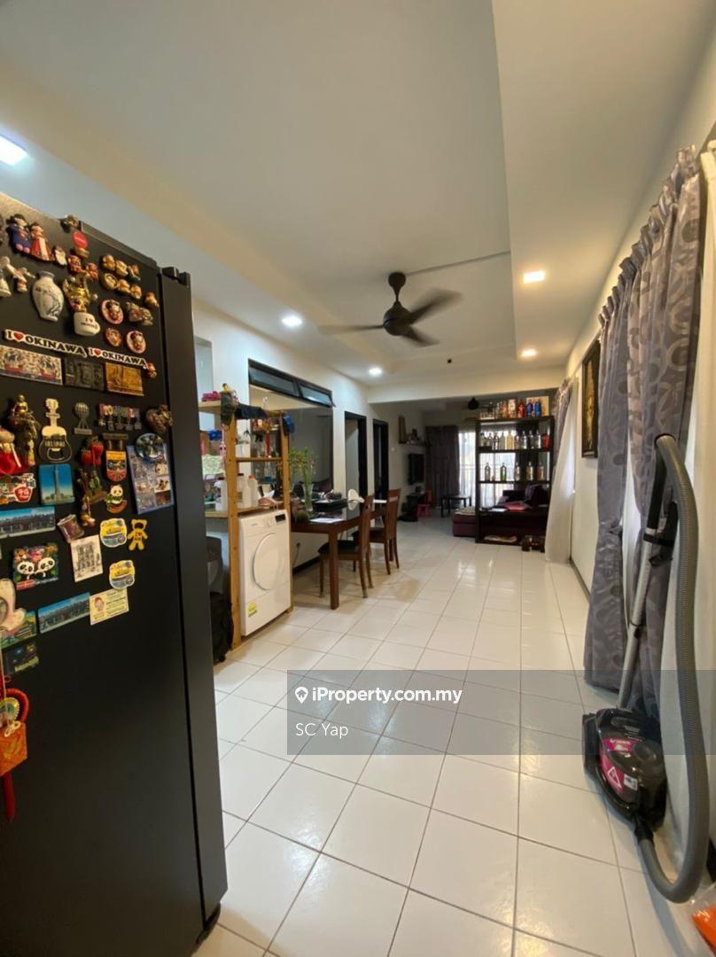 Fully Renovated Unit With Best Price Selling