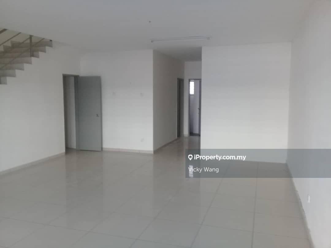 Terrace house for Sale