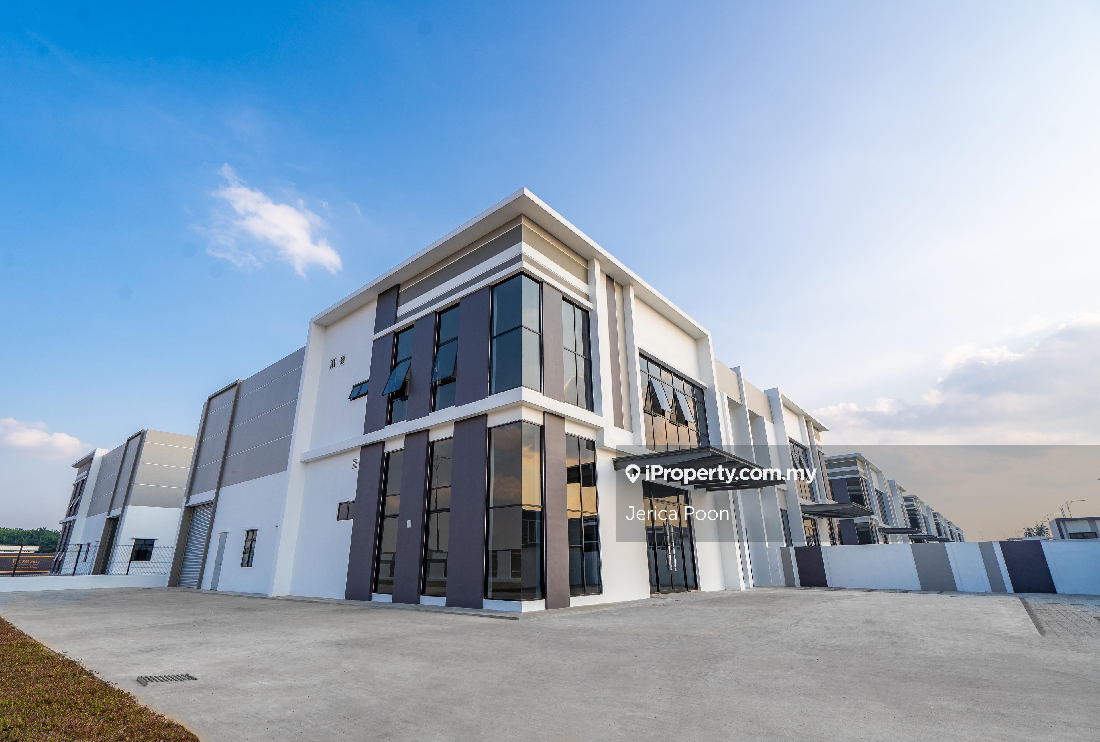 3.5 Storey Semi D Factory To Let 