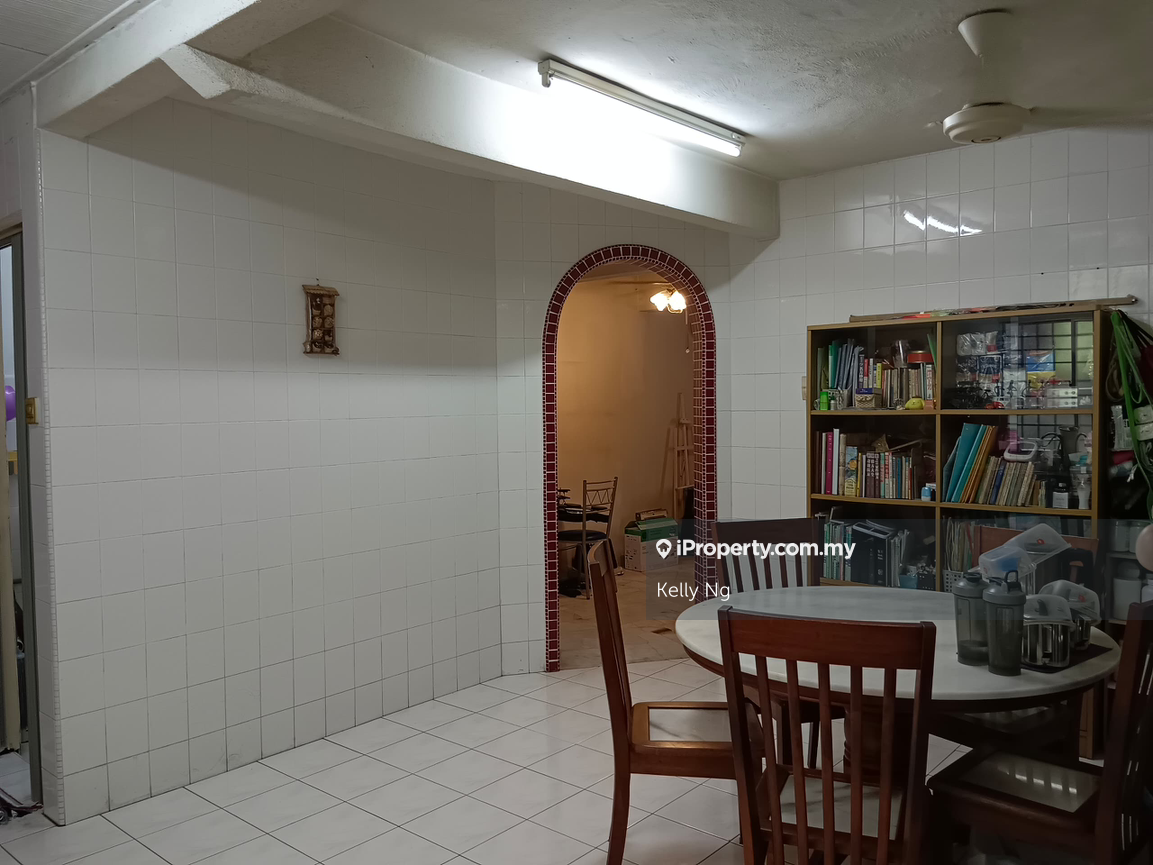 Menjalara 18 x 55 extended house for sale