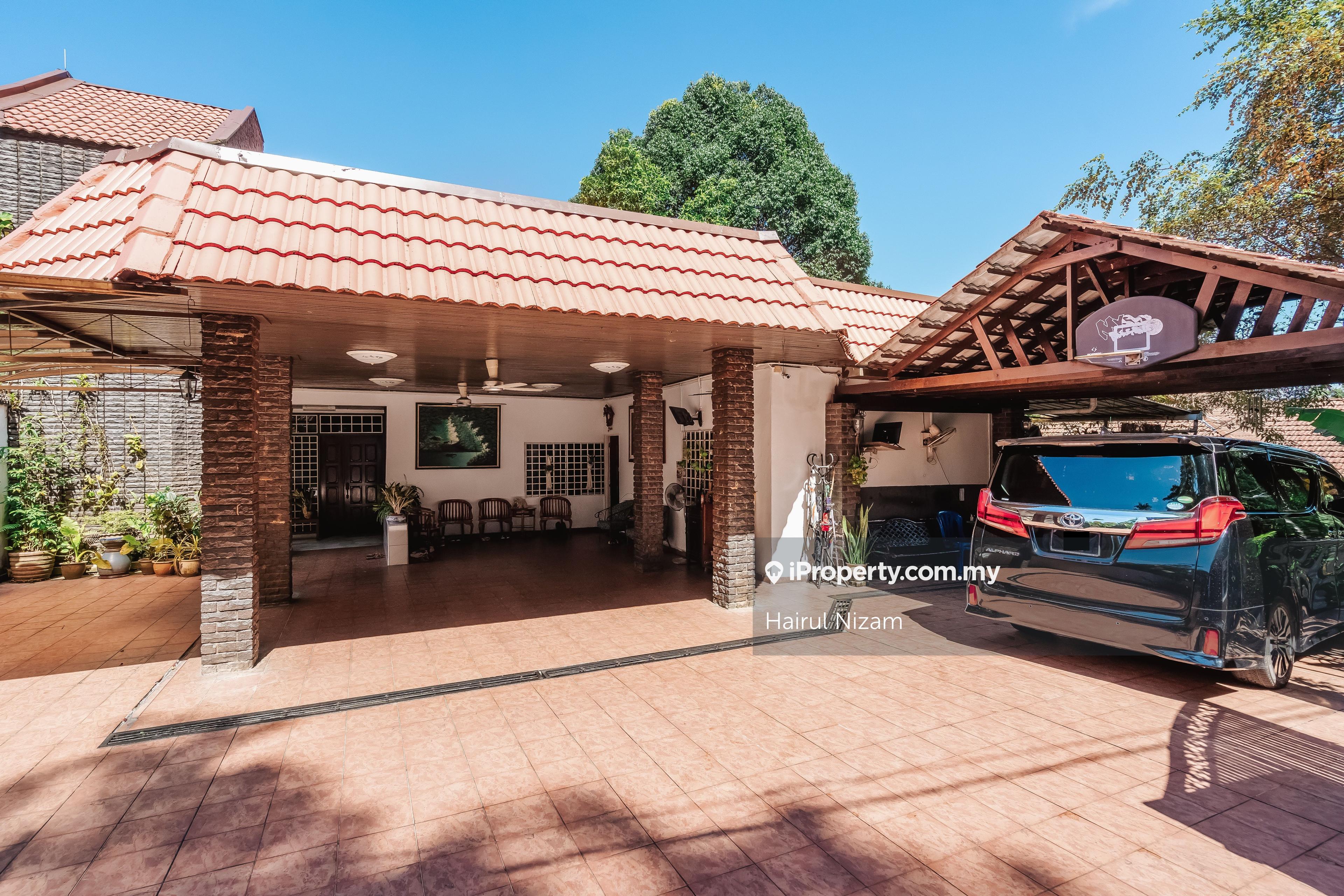 Freehold Bungalow with Swimming Pool at Bukit Gasing Petaling Jaya