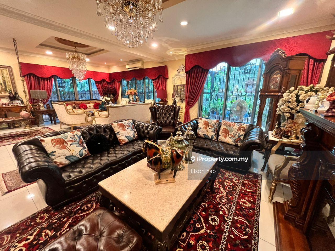 Semi D with fully renovated 