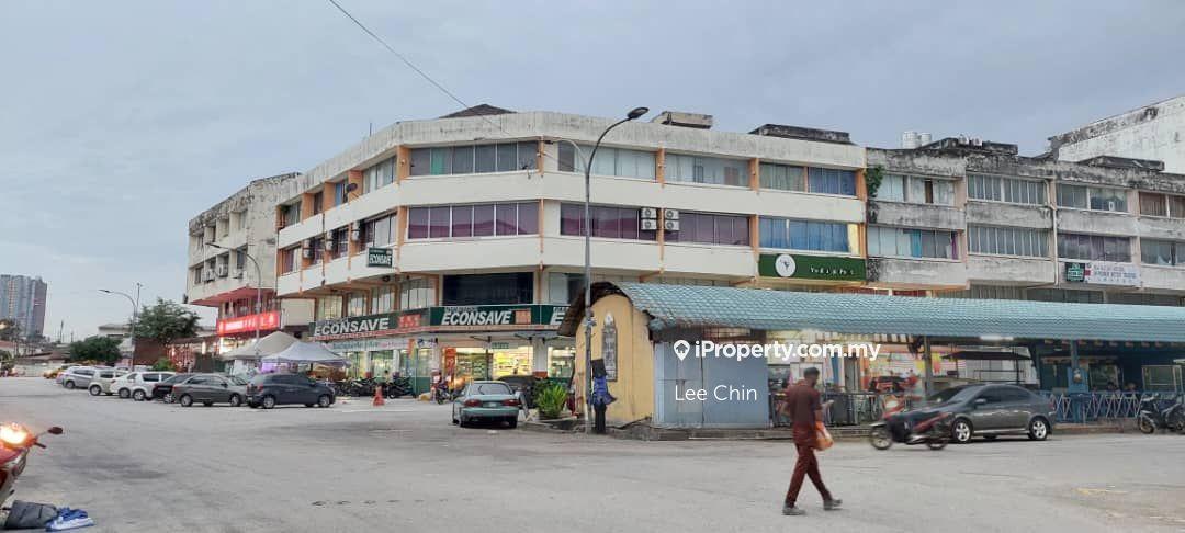 Freehold, Facing Main Road, High Exposure, Busy Commercial Area