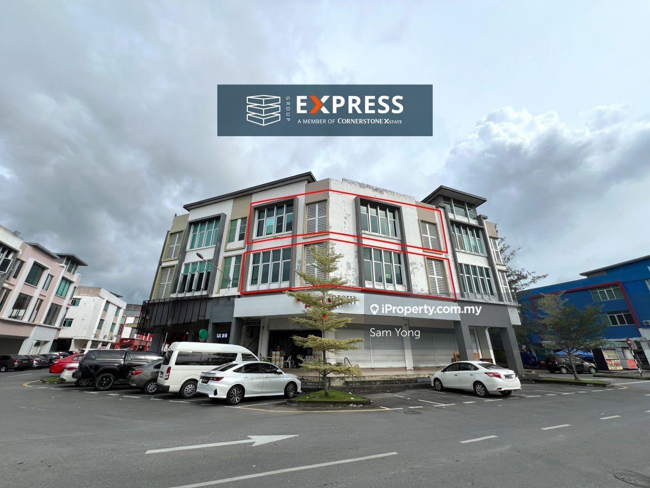 Huge Three Storey Shoplot at Emart Riam Commercial