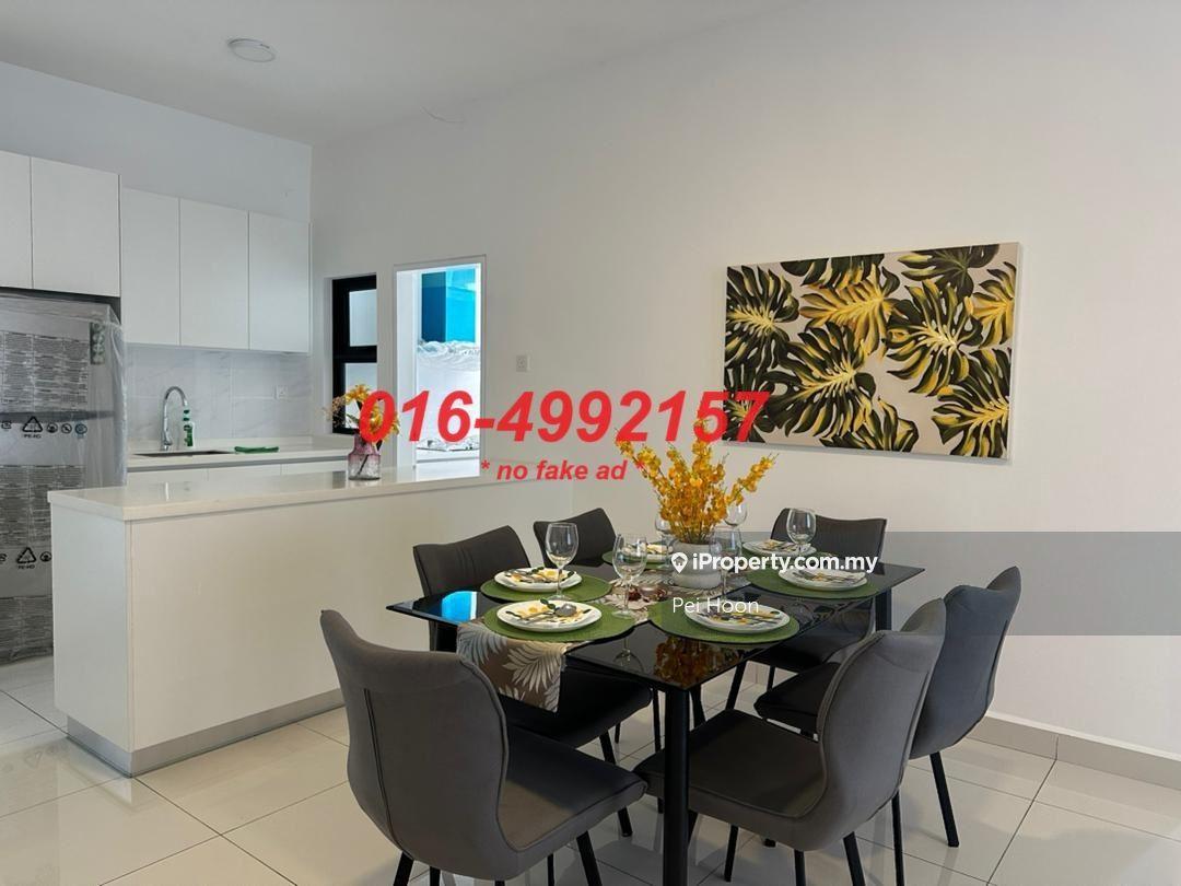 High floor, ID designer unit and move in condition.