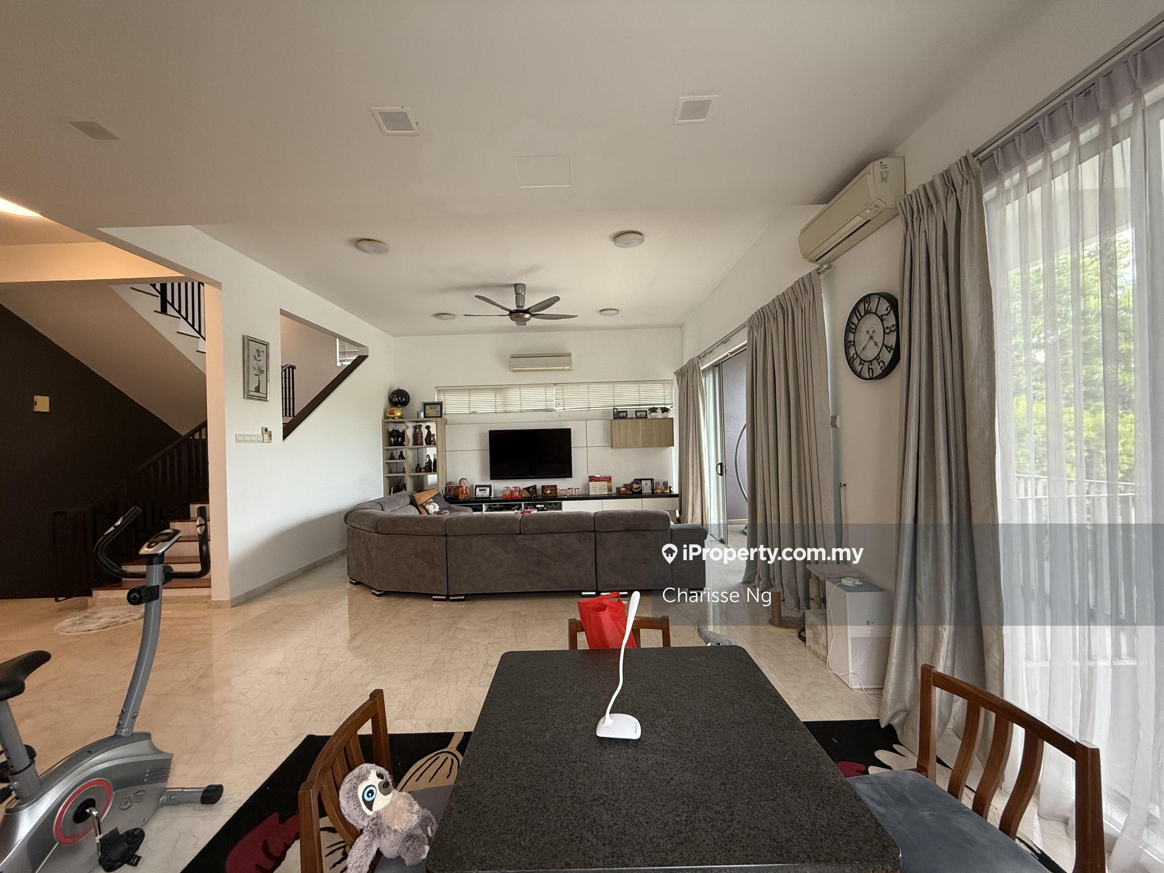 Fully Renovated & Partial Furnished 2.5 Storey Bungalow