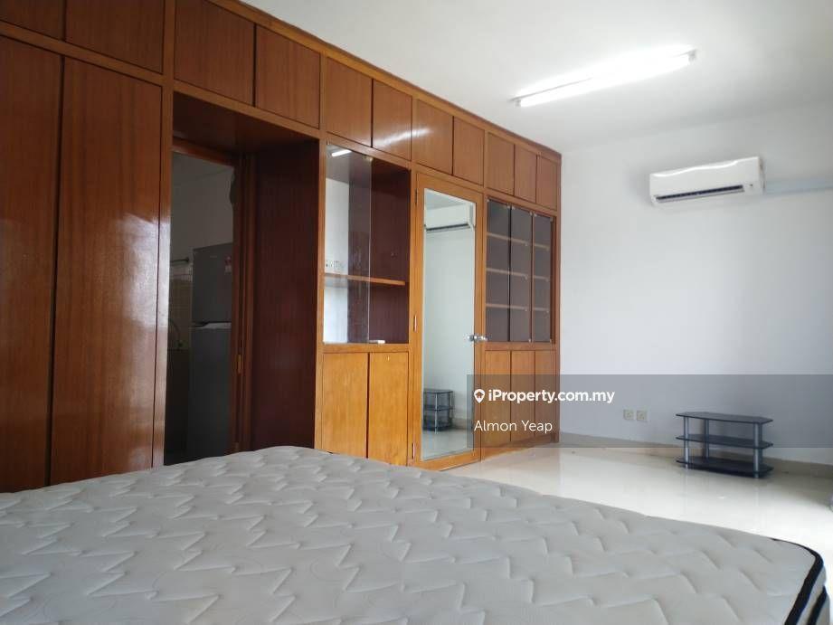 Fully reno & fully furnished