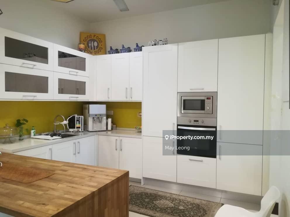 3-storey Semi D, well guarded area, Malay reserved property