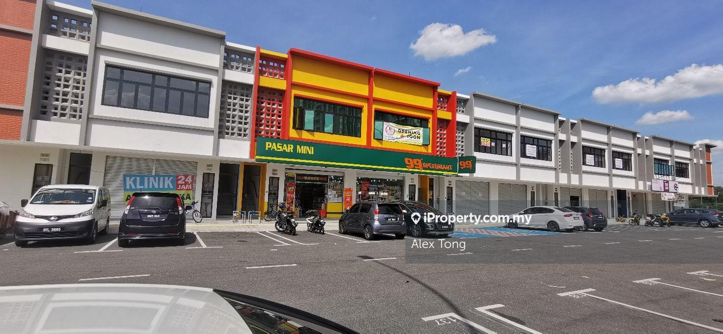 Putra Height Shop for sell