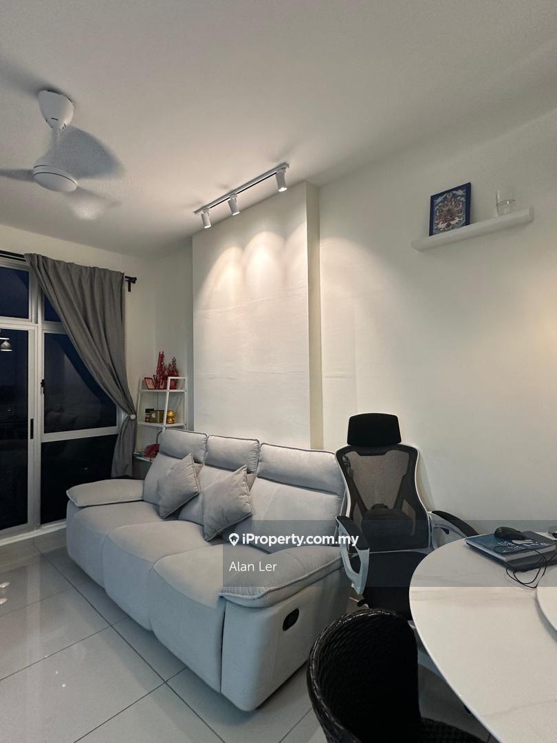 Midas Middle Floor 2-Bedrooms Unit For Sale