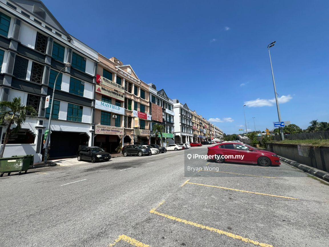 Kajang Sentral 3 Storey Retail Shop Come With Lift